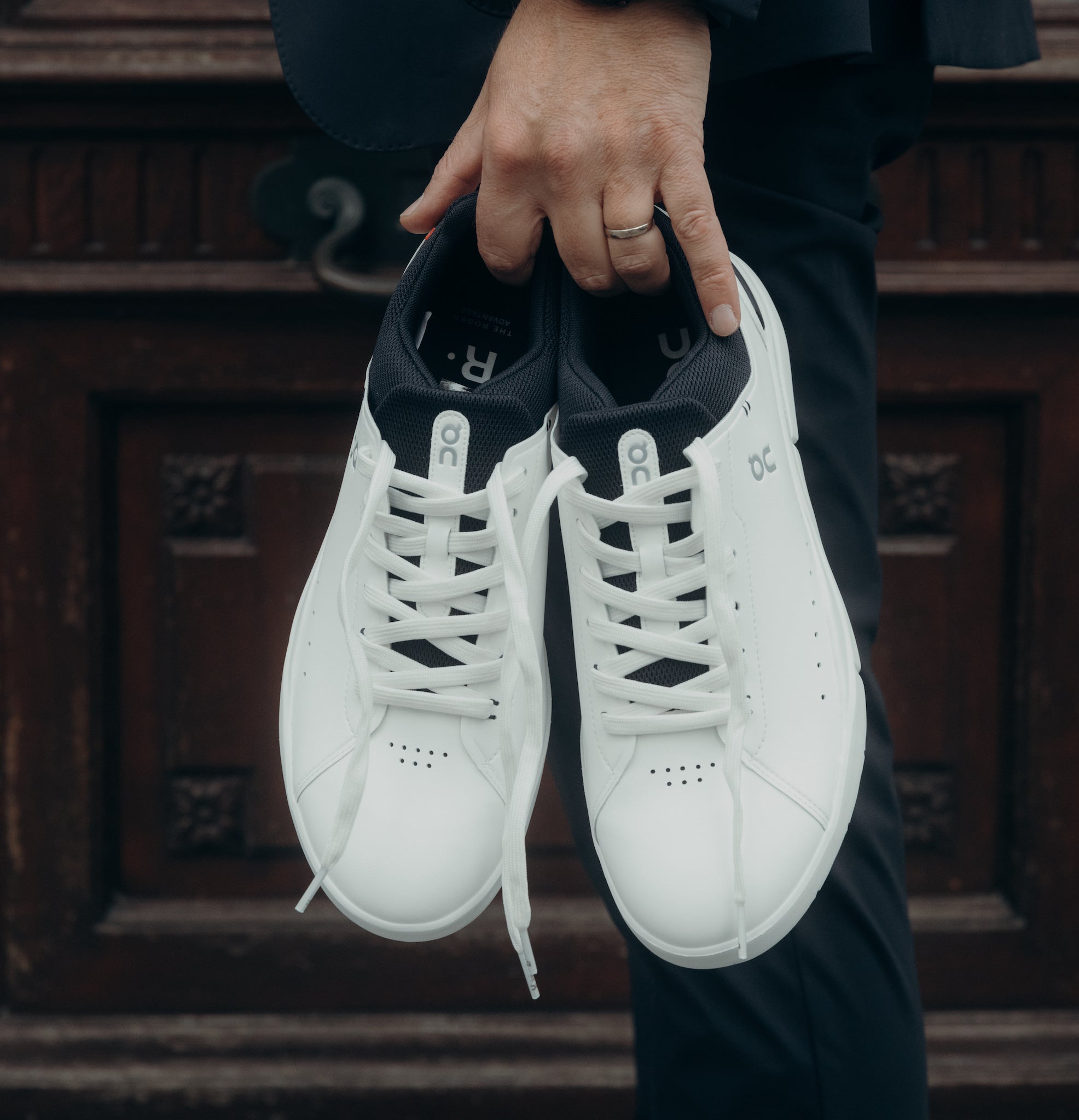 witte sneakers van on-running