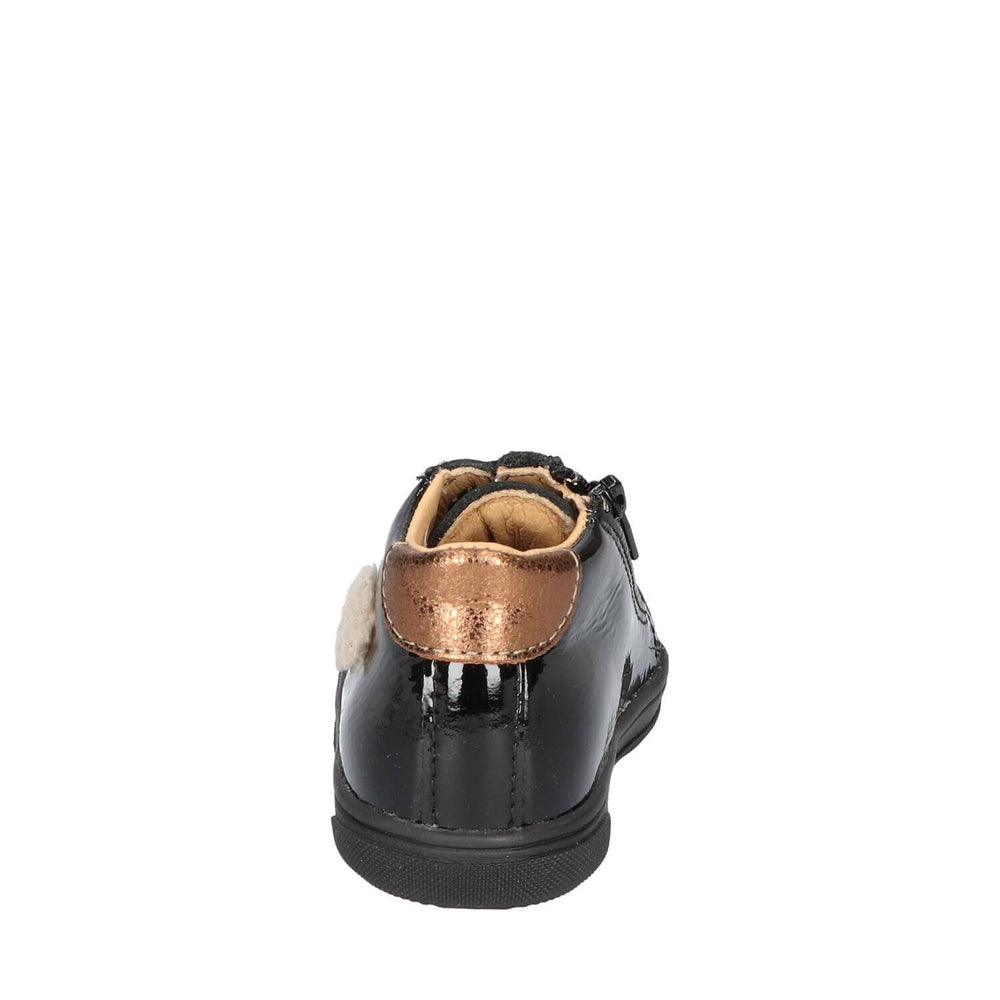 Veterschoenen, Zwart