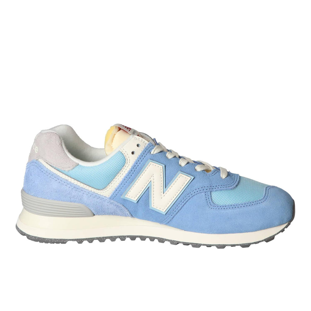 Baskets, bleu clair
