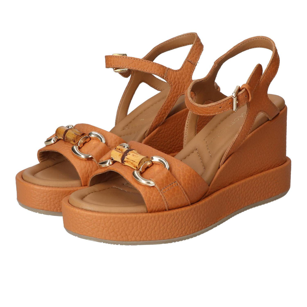Sandales, Cognac