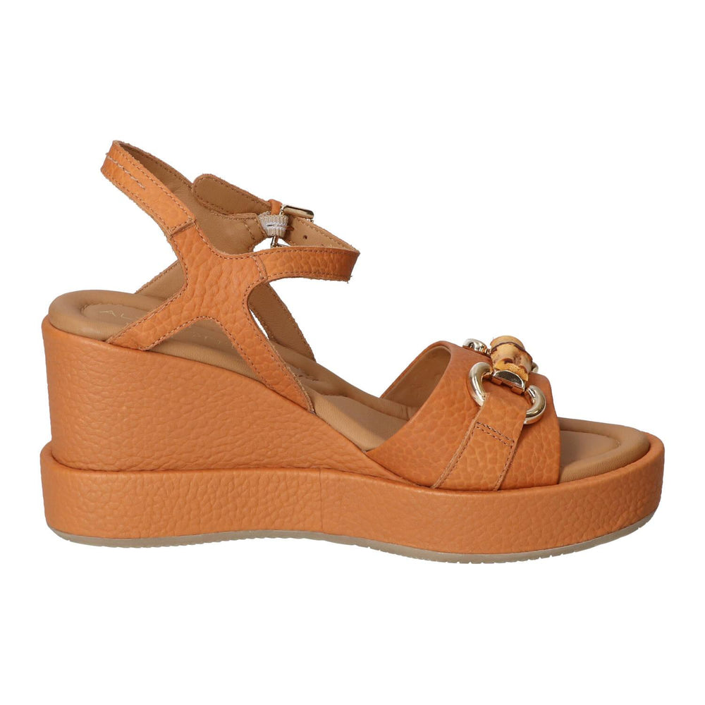 Sandales, Cognac