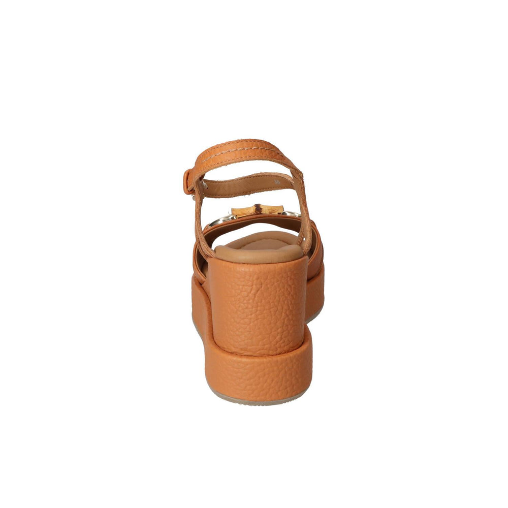 Sandales, Cognac