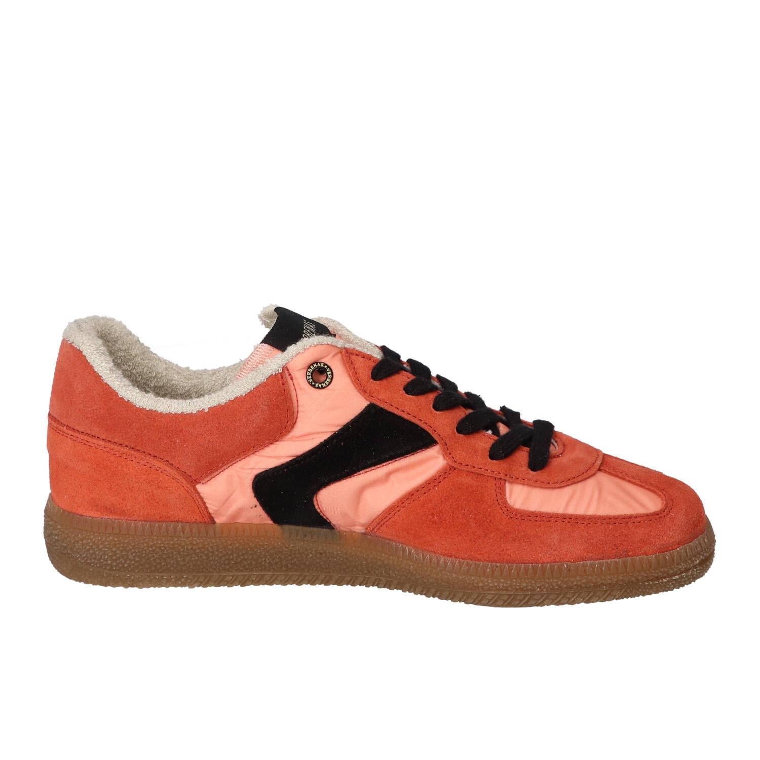 Baskets, orange
