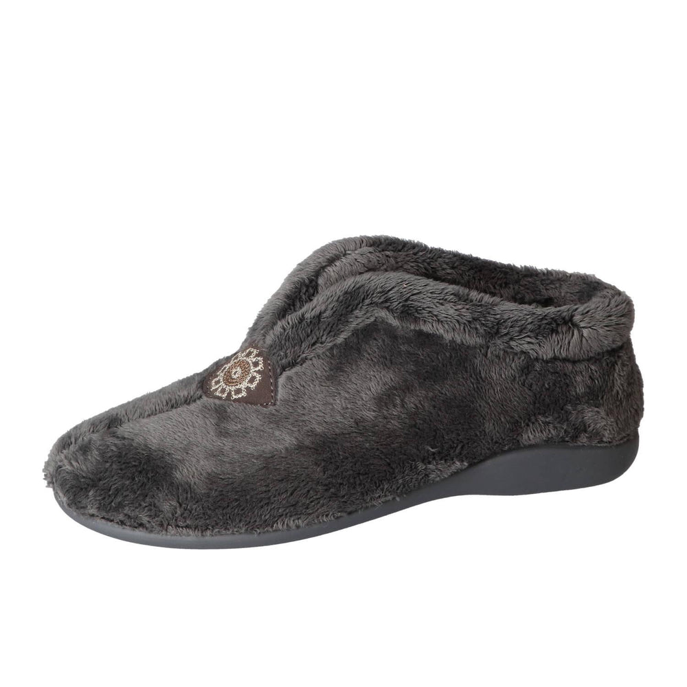 Chaussons, Gris