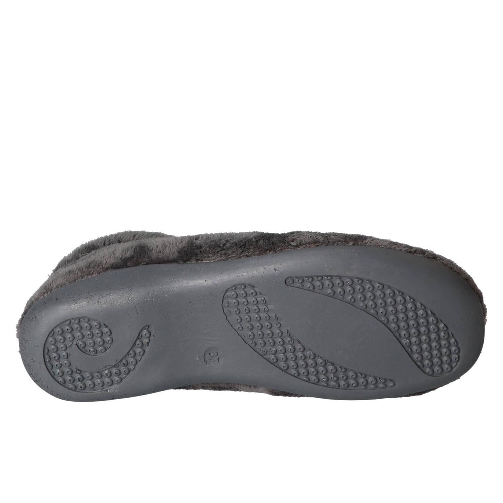 Chaussons, Gris