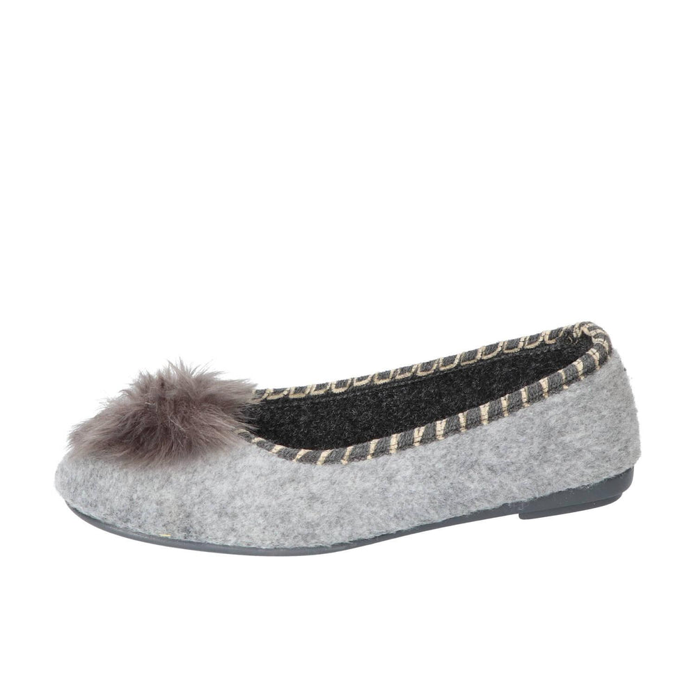 Chaussons, Gris