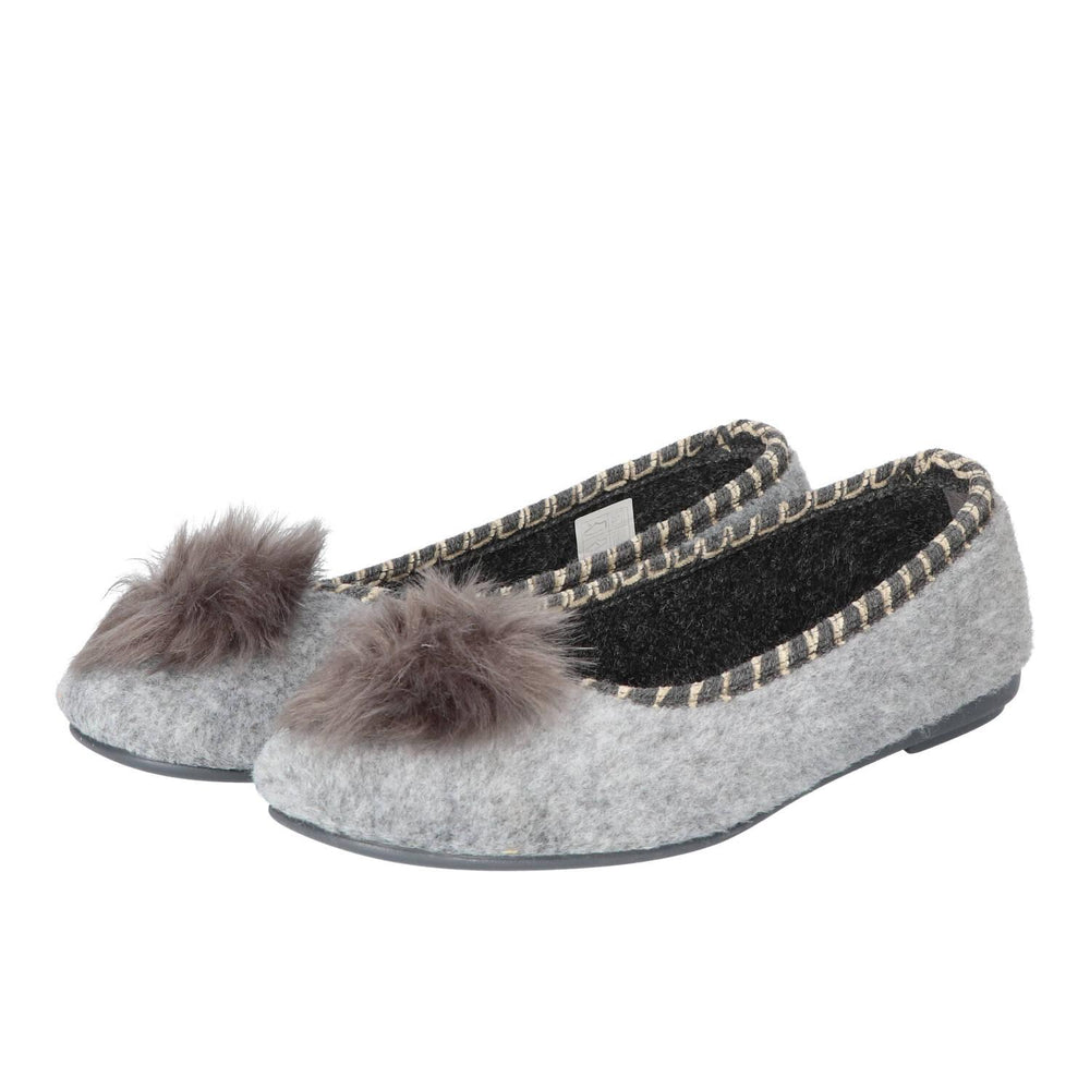 Chaussons, Gris