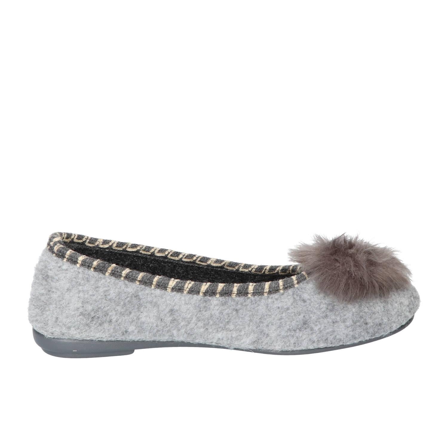 Chaussons, Gris