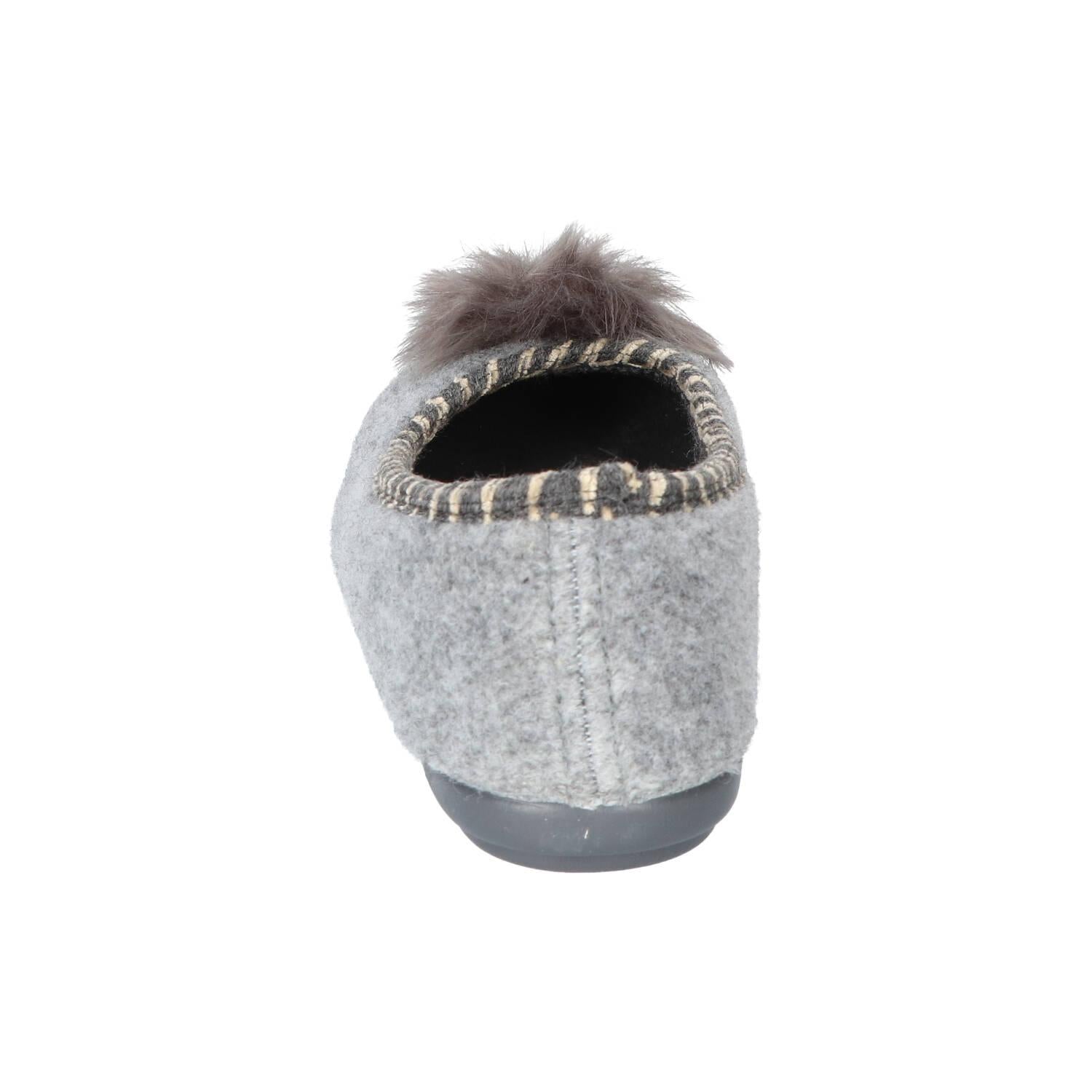 Chaussons, Gris