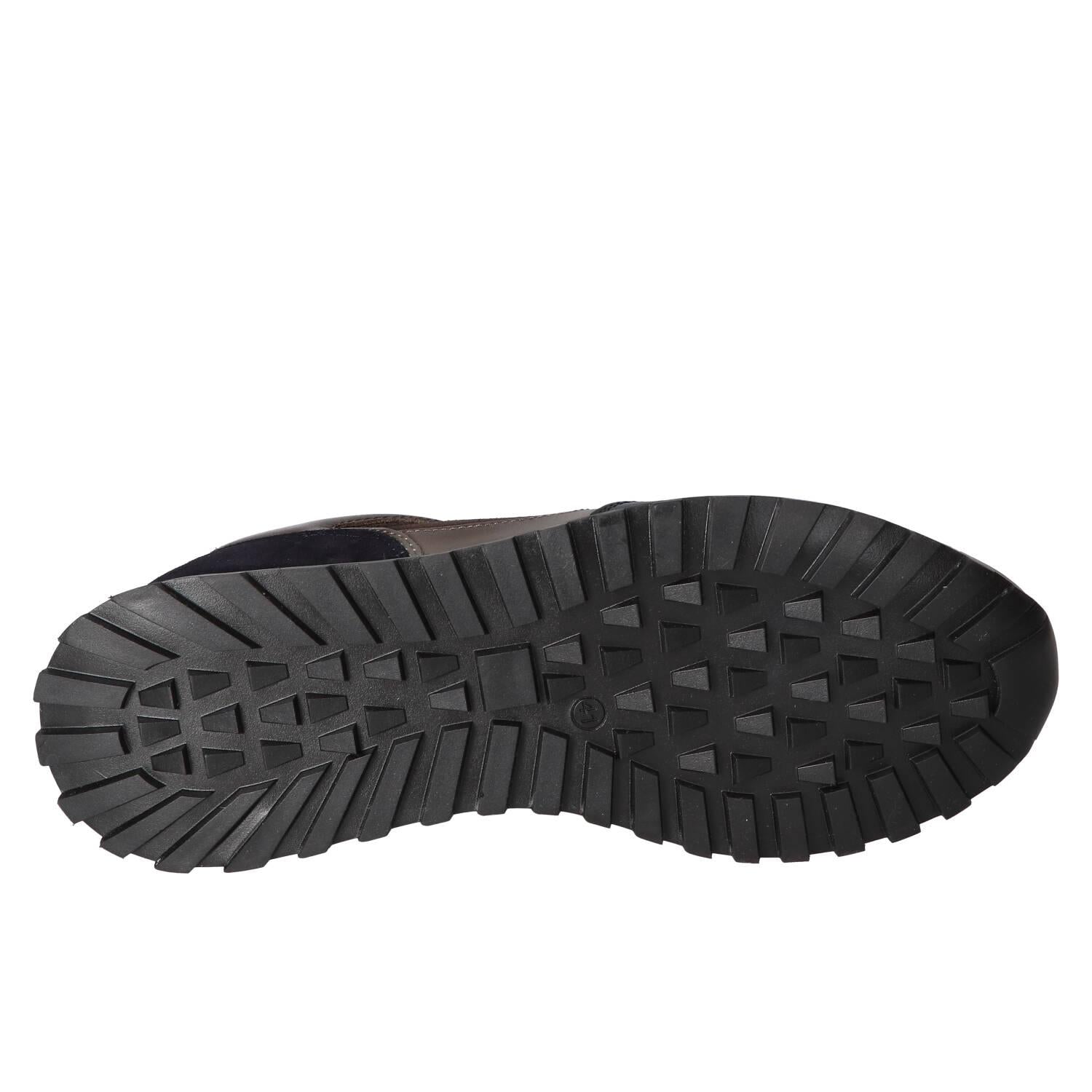 Baskets, gris