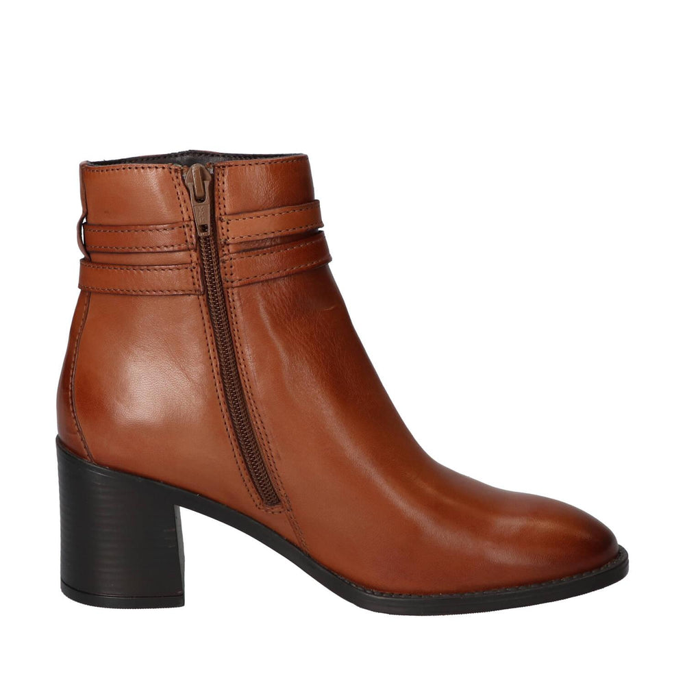 Booties, Cognac