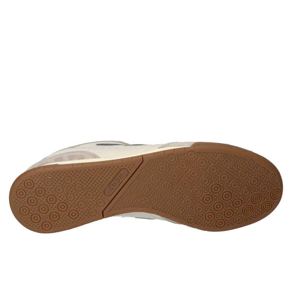 Baskets, taupe