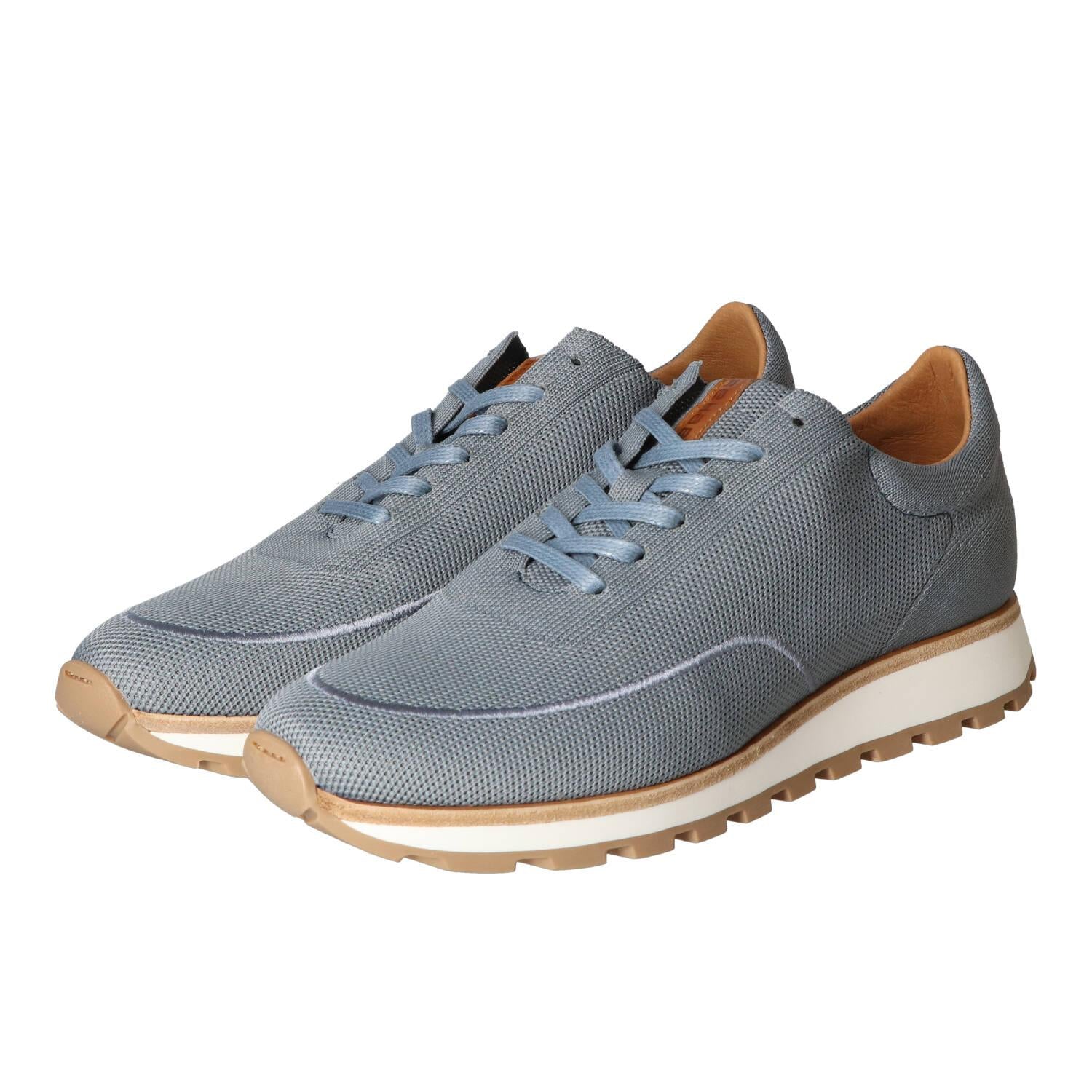 Baskets, bleu clair