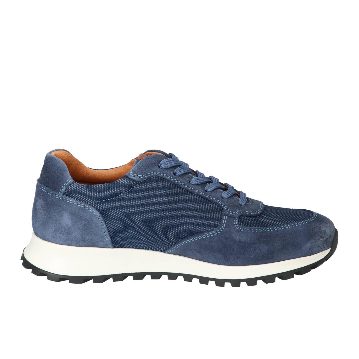 Baskets, bleu clair