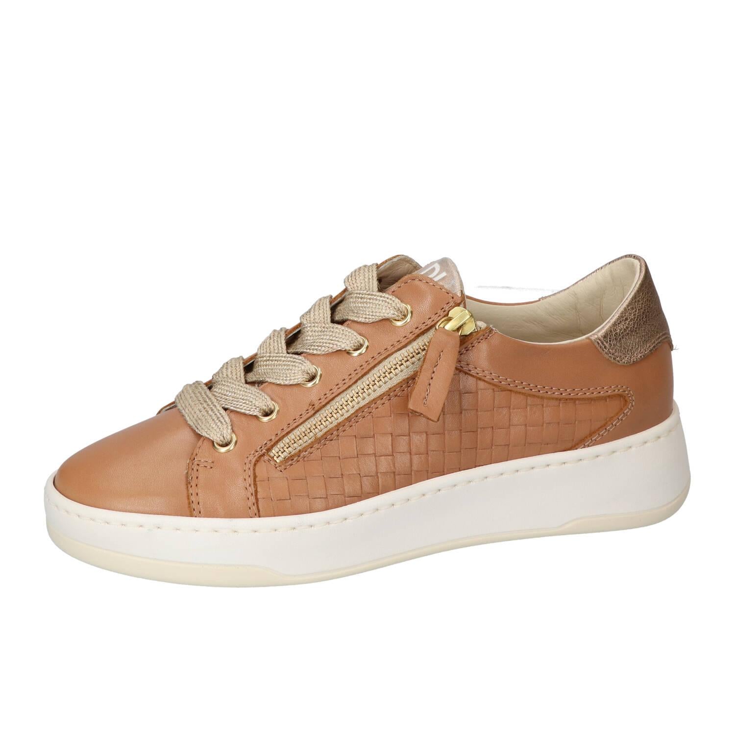 Sneakers, Cognac