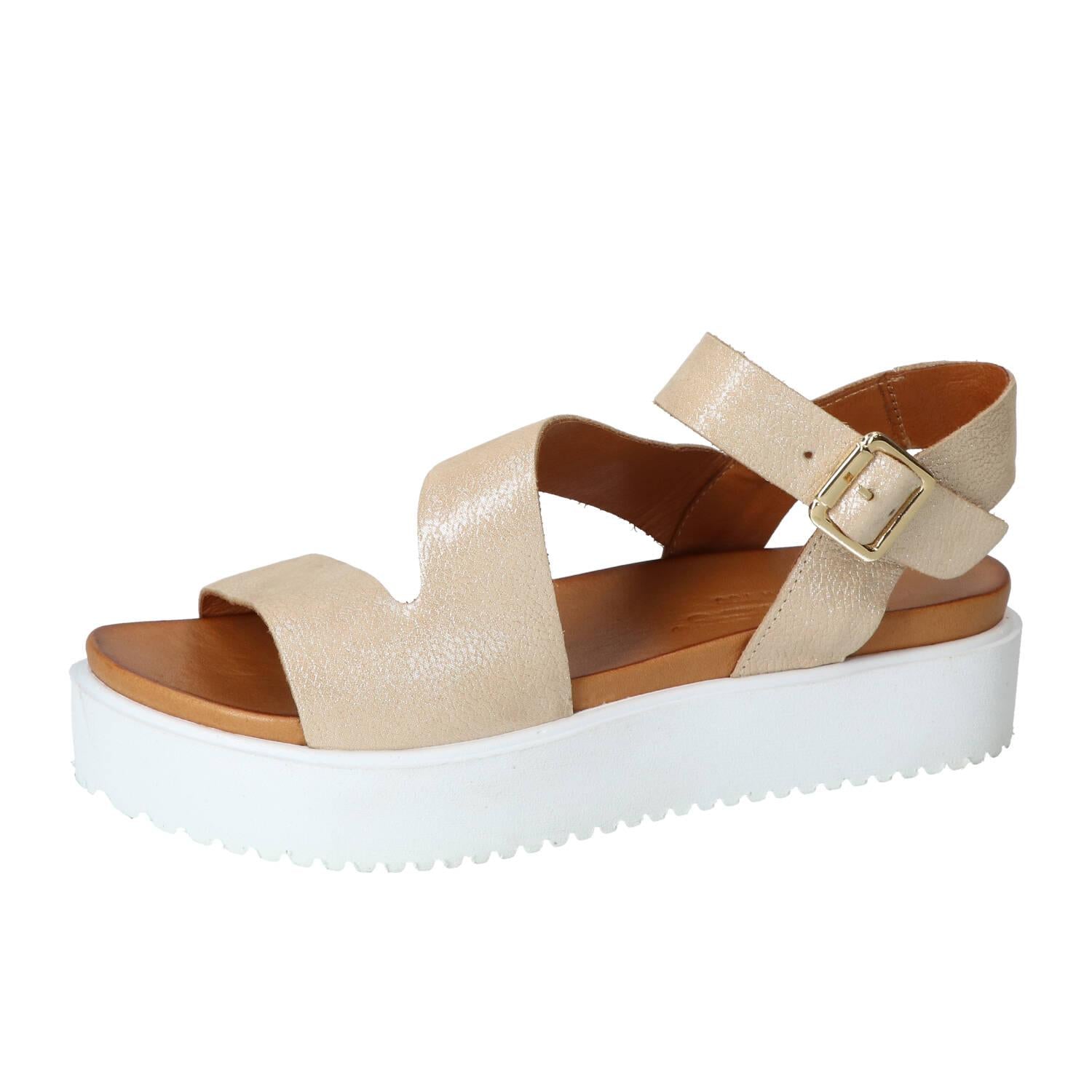 Sandalen, Goud