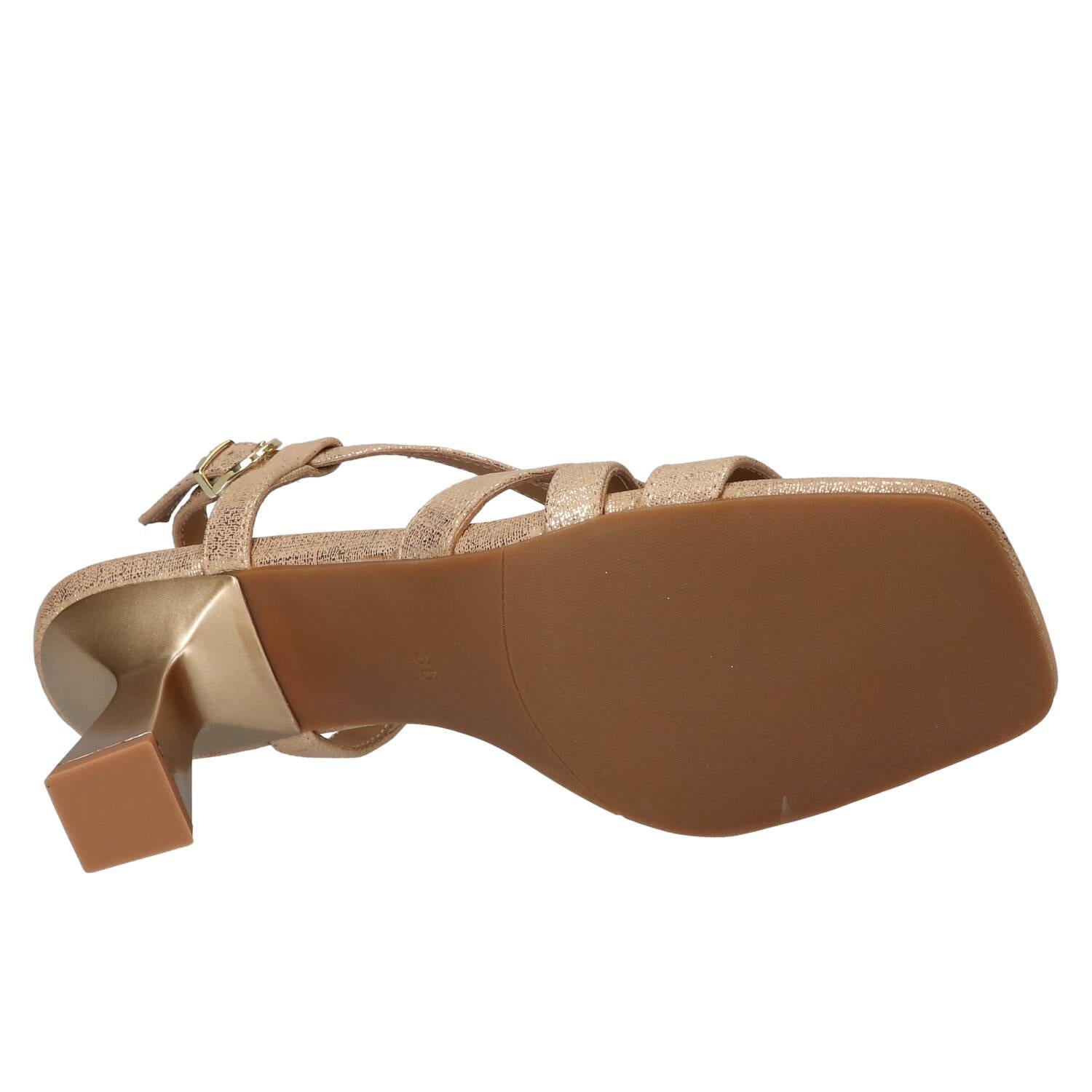 Sandalen, Goud