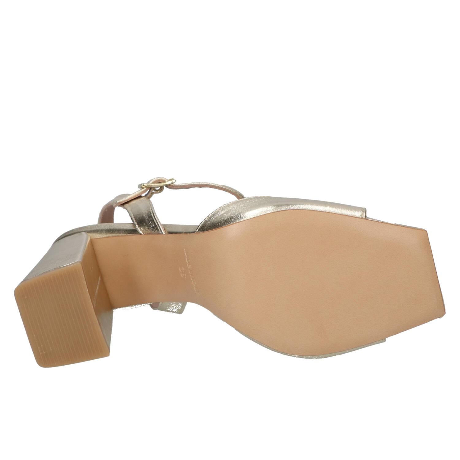 Sandalen, Goud