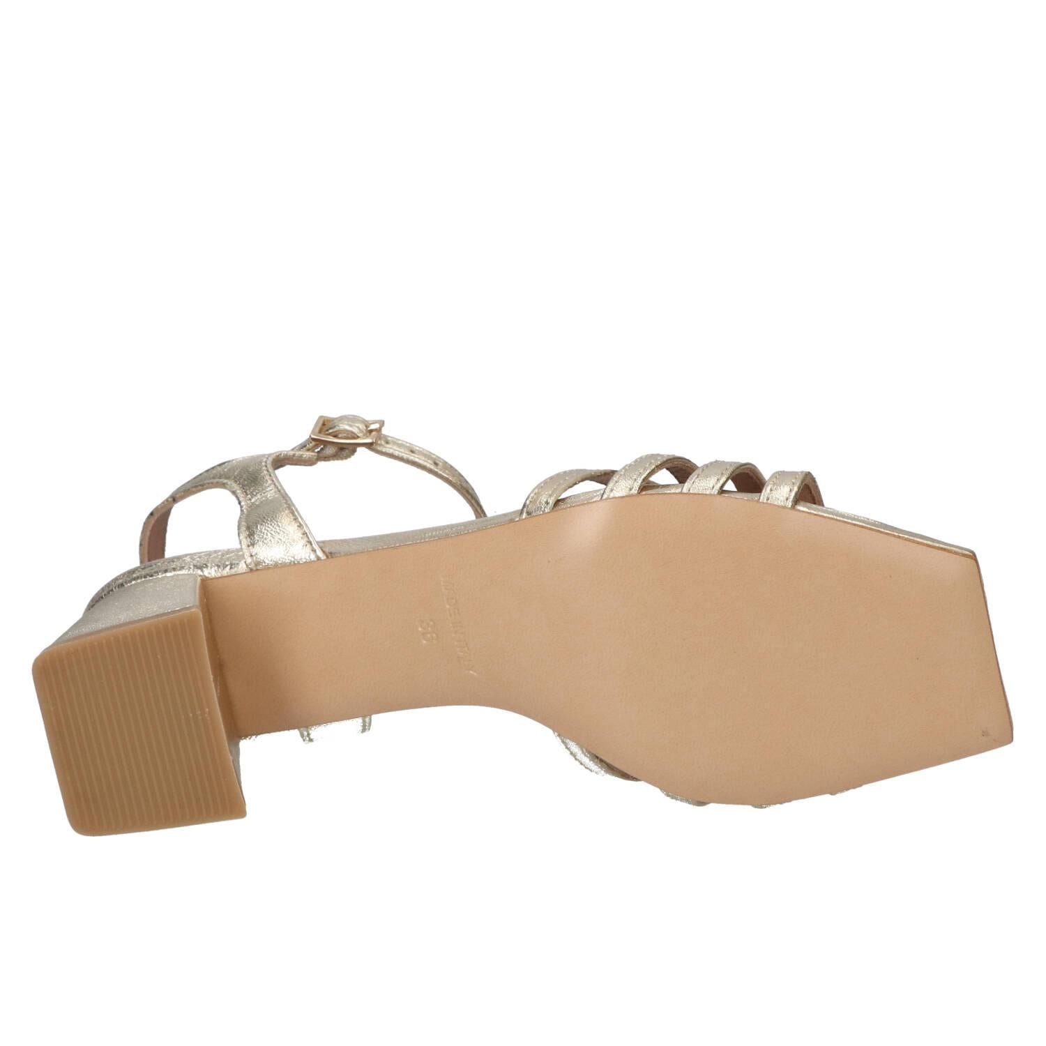 Sandalen, Goud