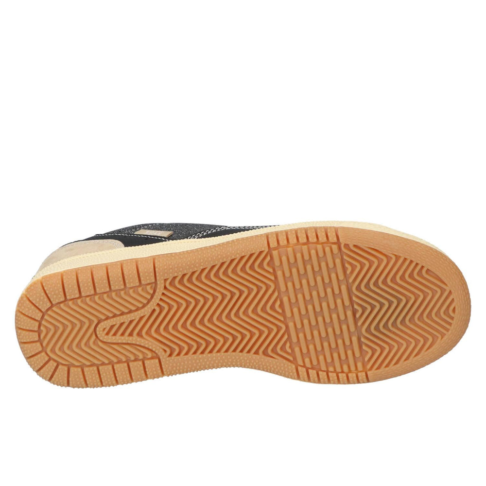Sneakers, Zwart