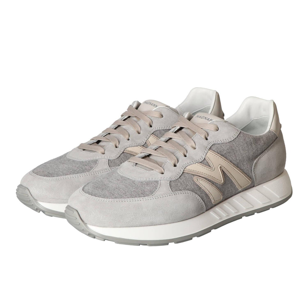 Baskets, gris clair
