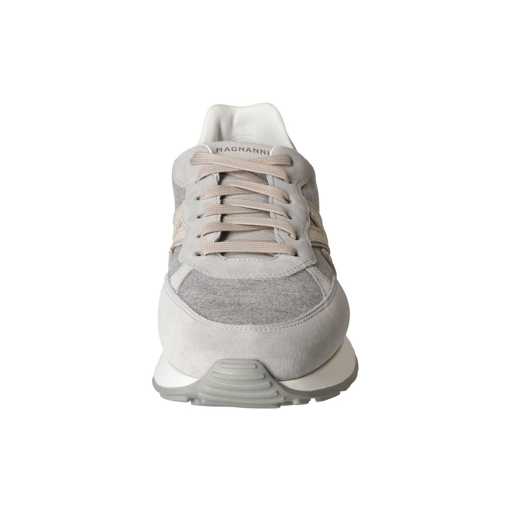 Baskets, gris clair