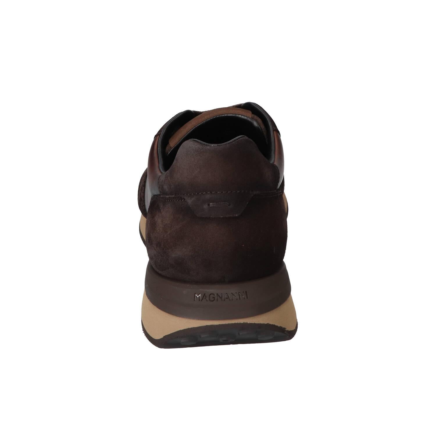 Baskets, marron foncé