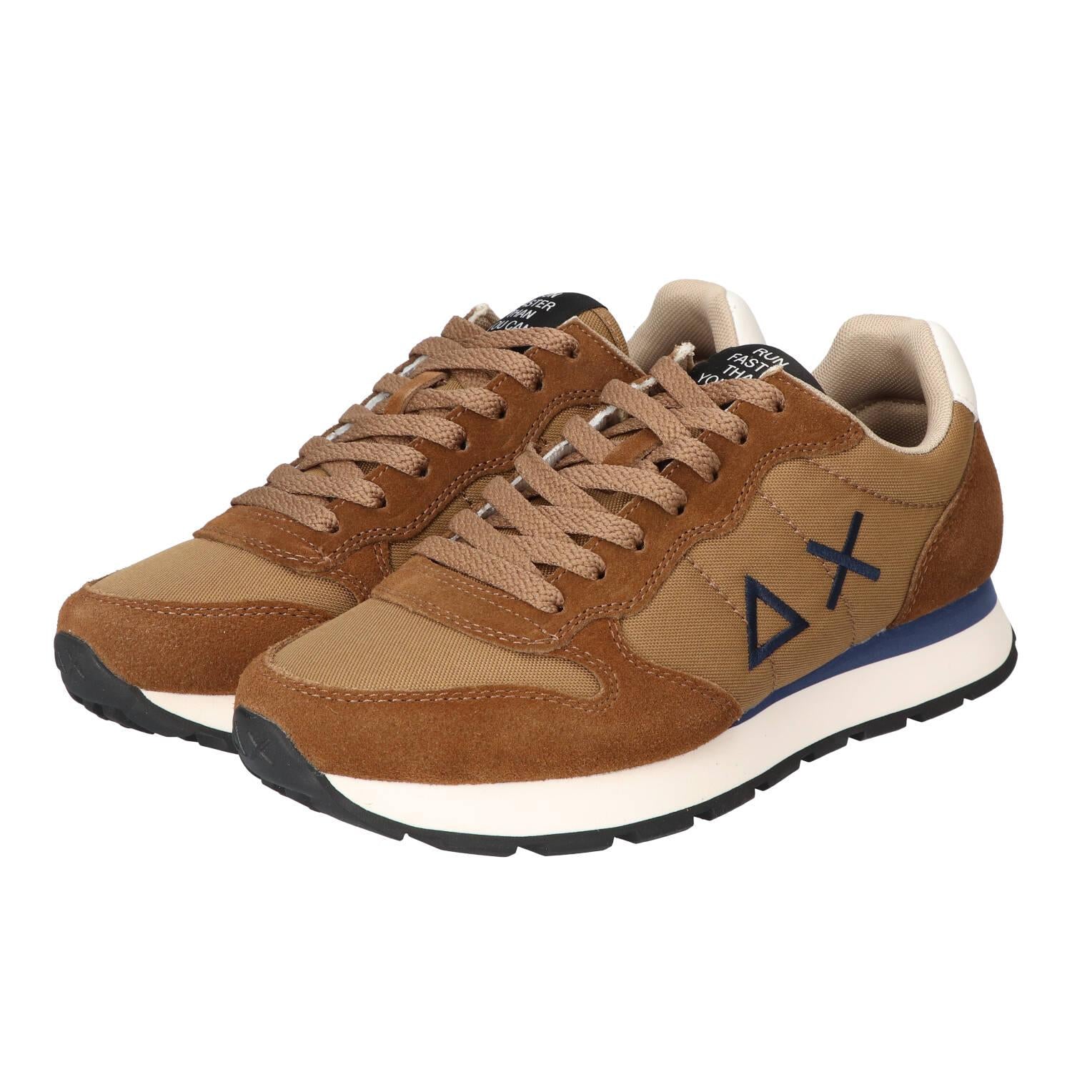 Sneakers, Cognac