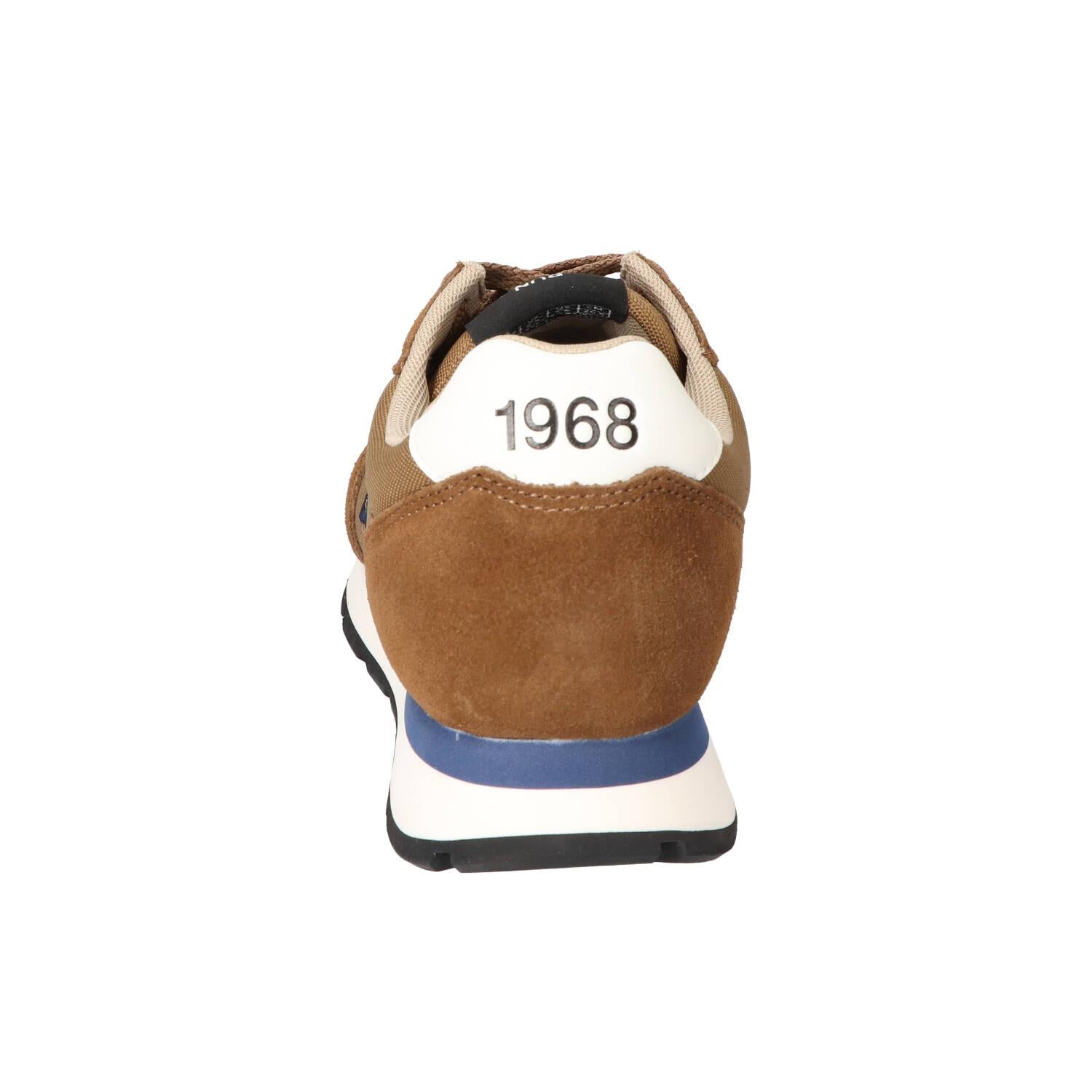 Sneakers, Cognac