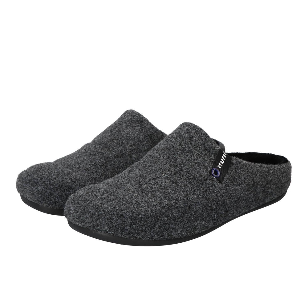 Chaussons, Gris