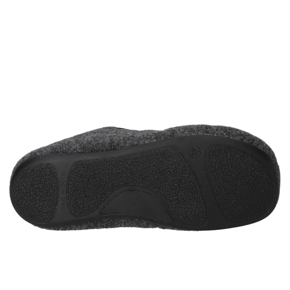 Chaussons, Gris