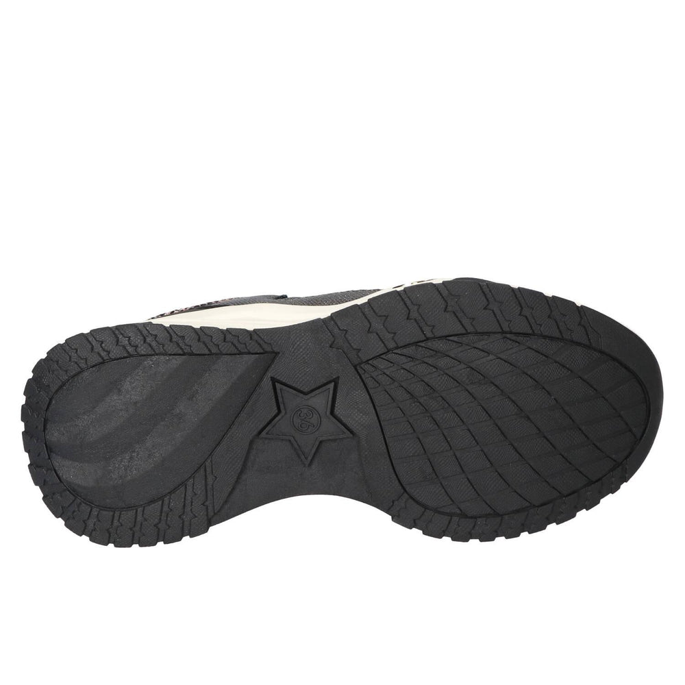 Sneakers, Zwart