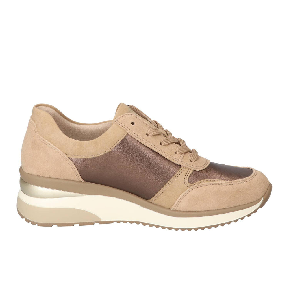 Baskets, beige clair