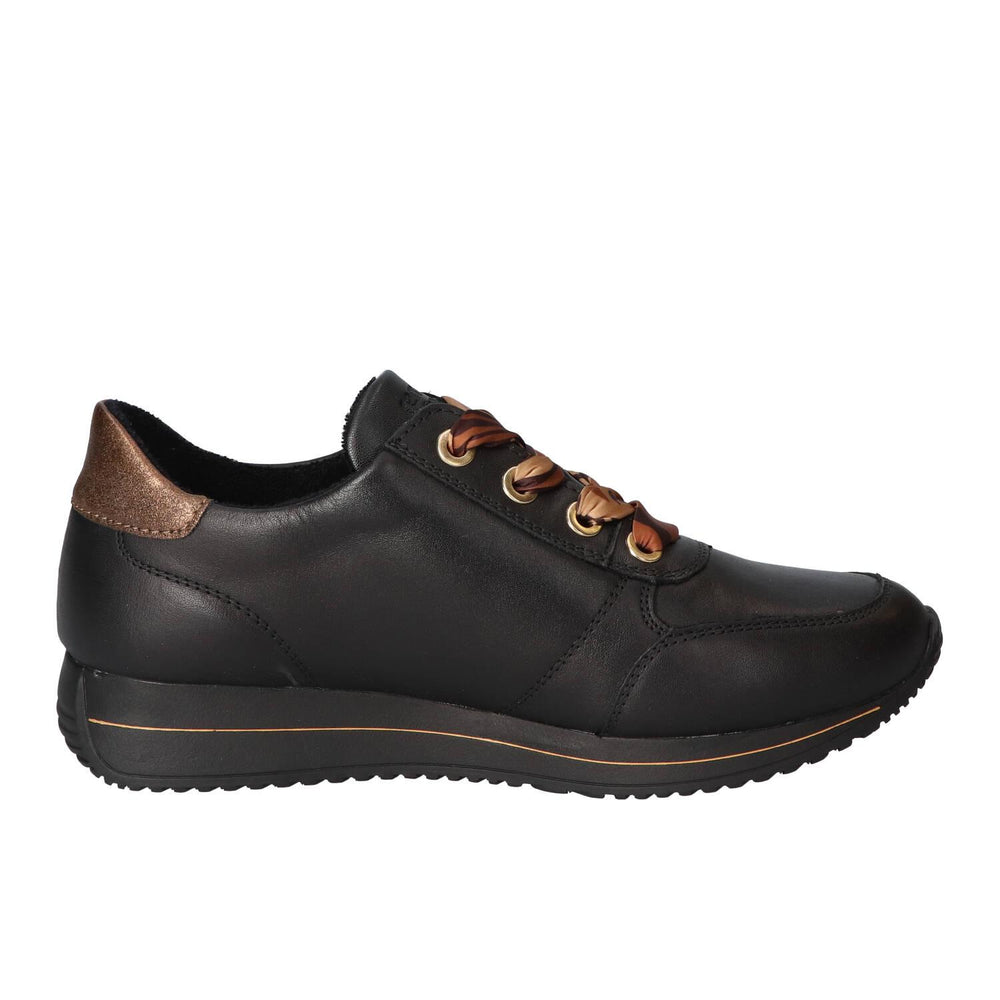 Baskets, noires