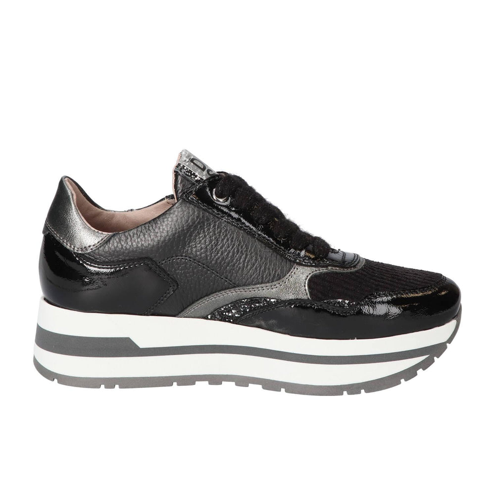 Baskets, noires