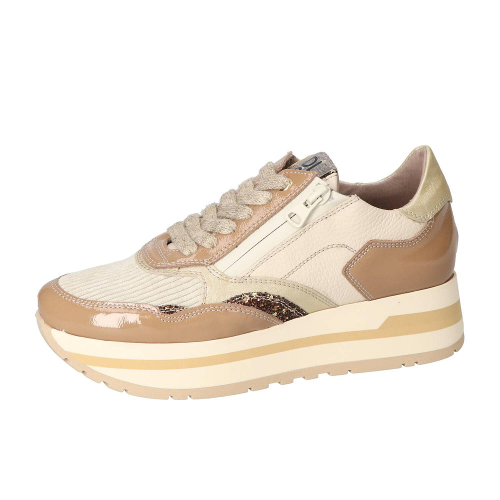 Baskets, beige clair