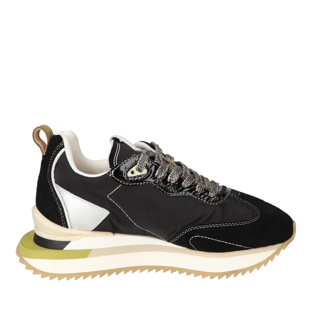 Sneakers, Zwart