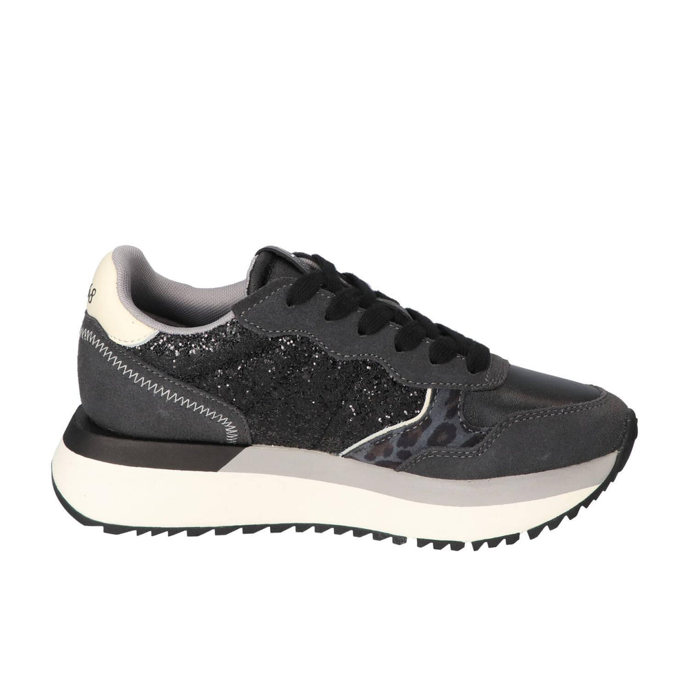Sneakers, Zwart