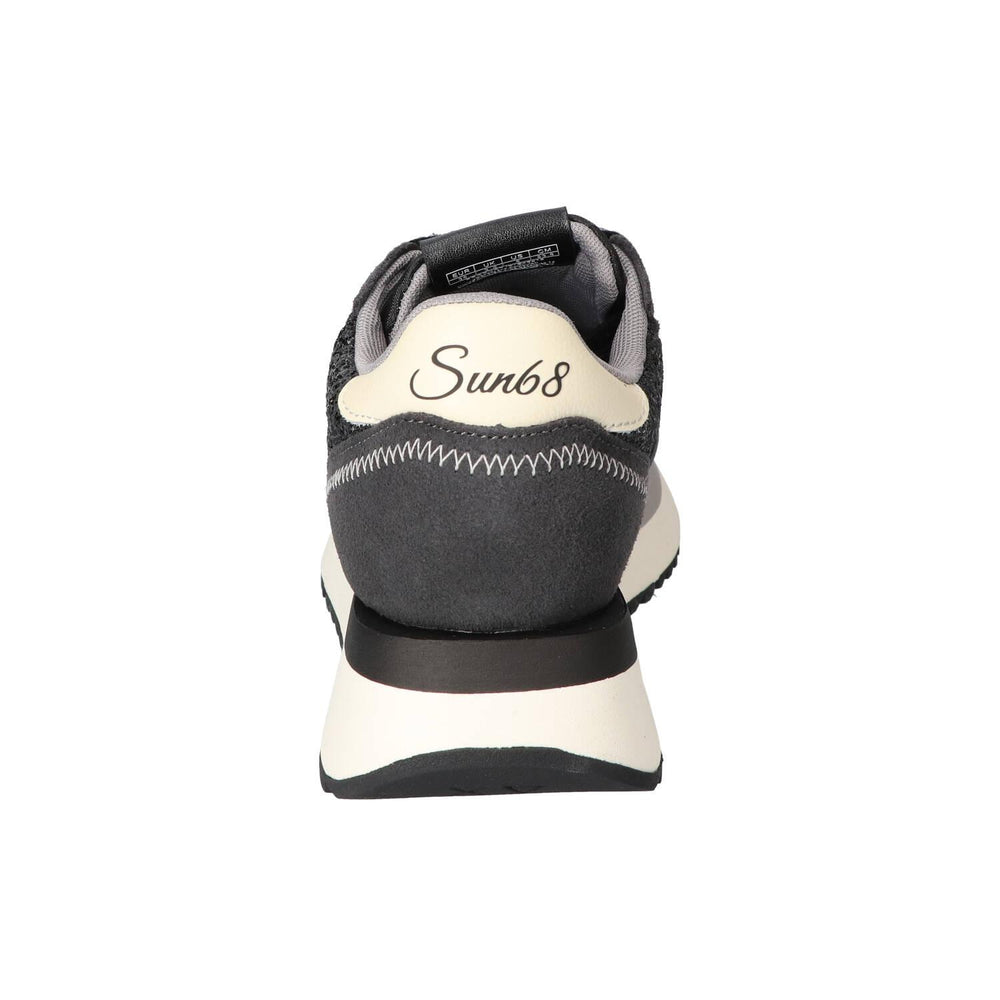 Sneakers, Zwart