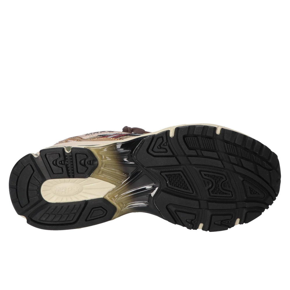 Sneakers, Brons