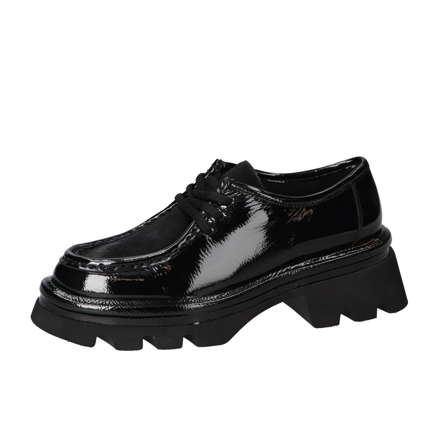 Veterschoenen, Zwart