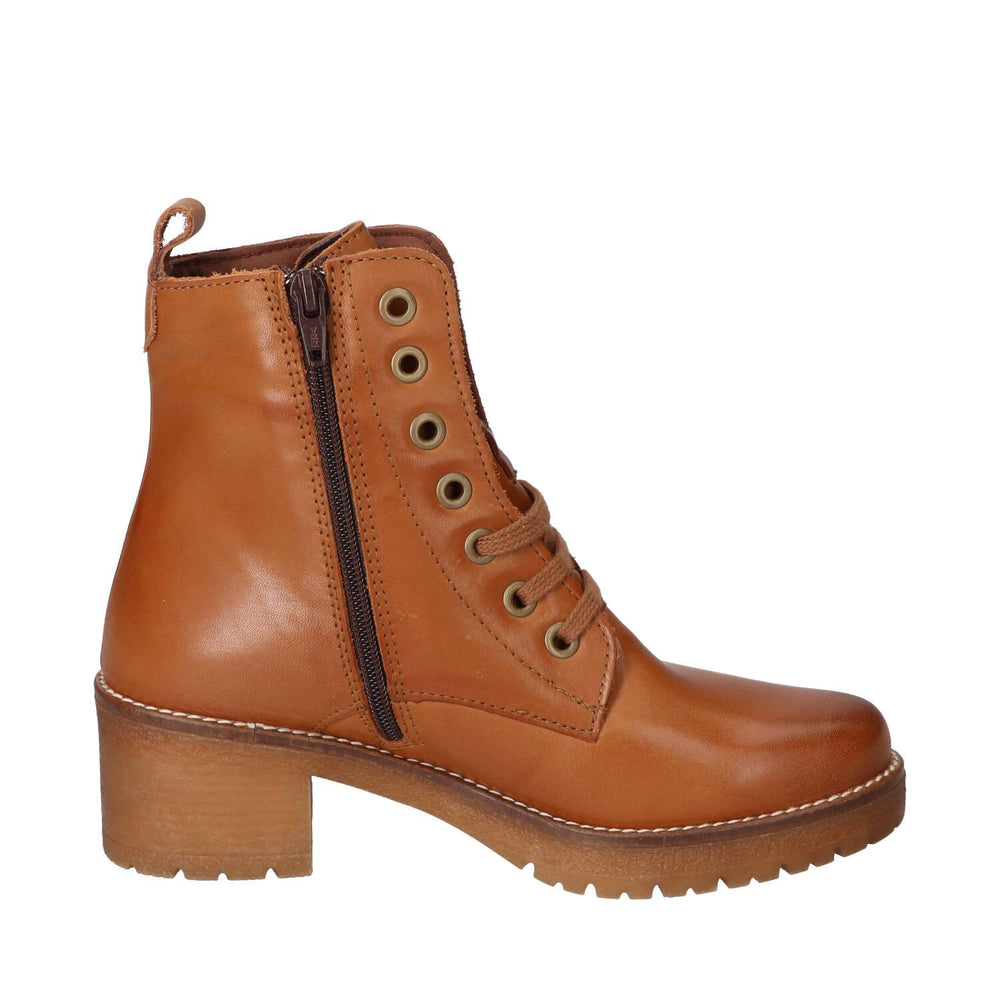 Booties, Cognac
