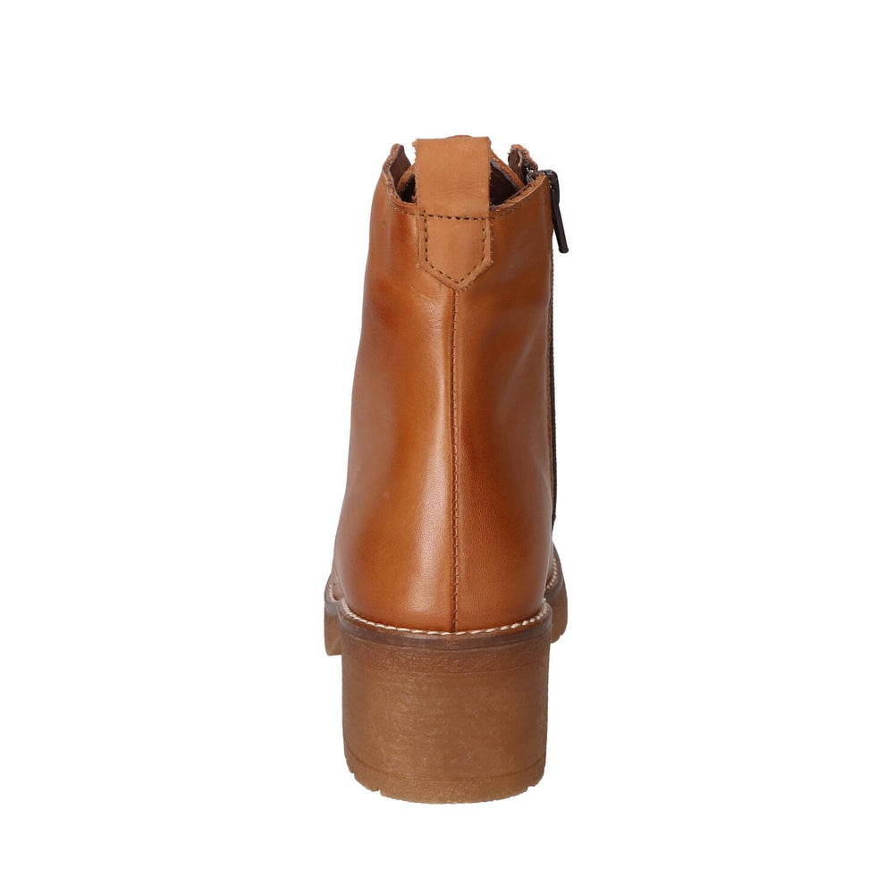 Booties, Cognac
