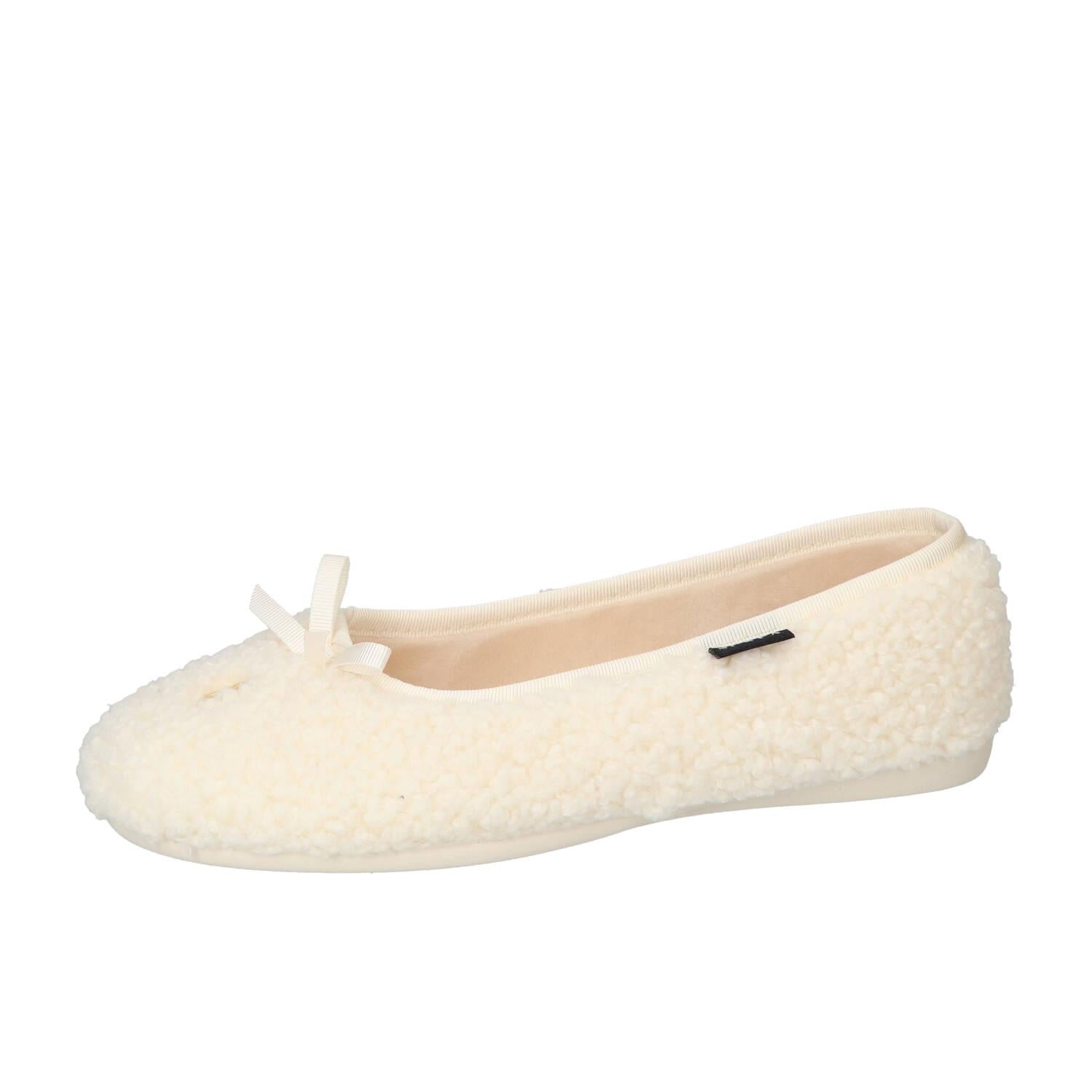 Chaussons, blanc cassé