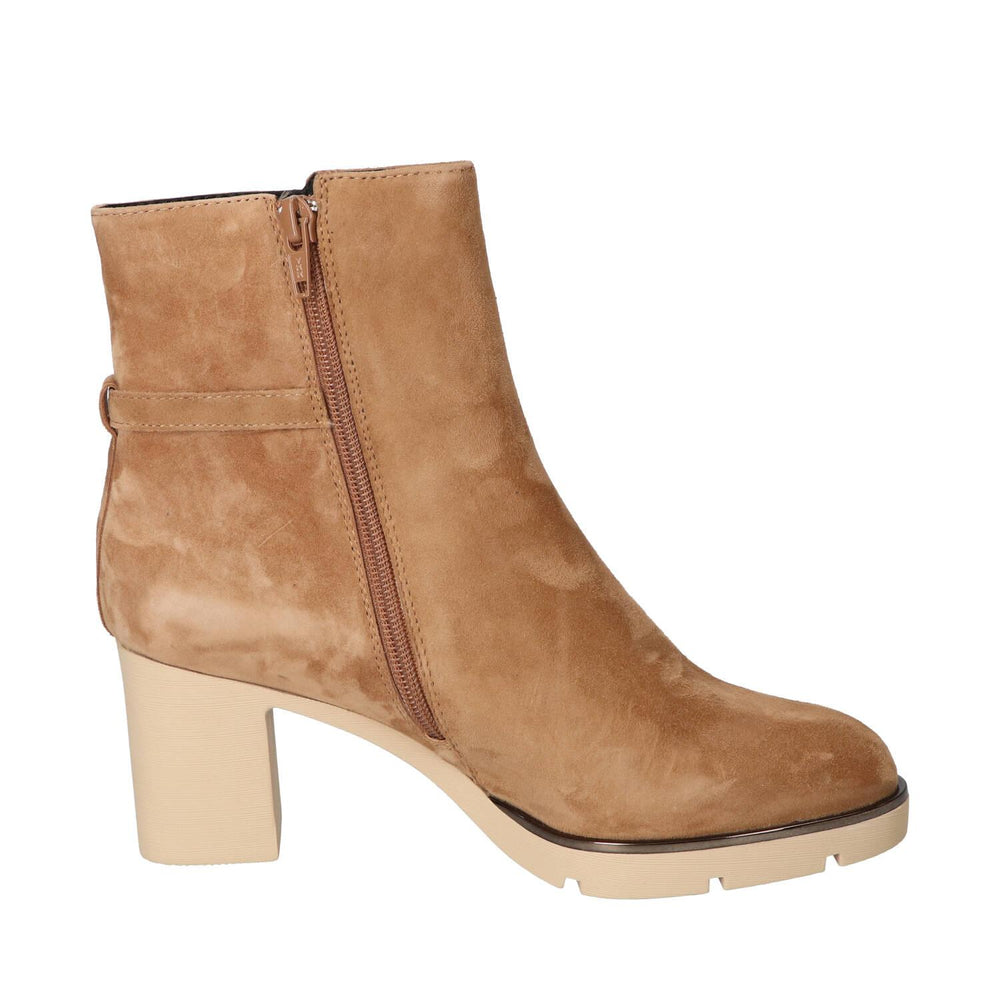 Booties, Cognac