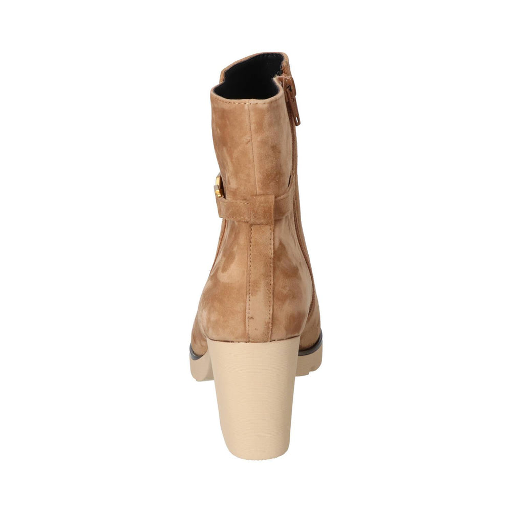 Booties, Cognac