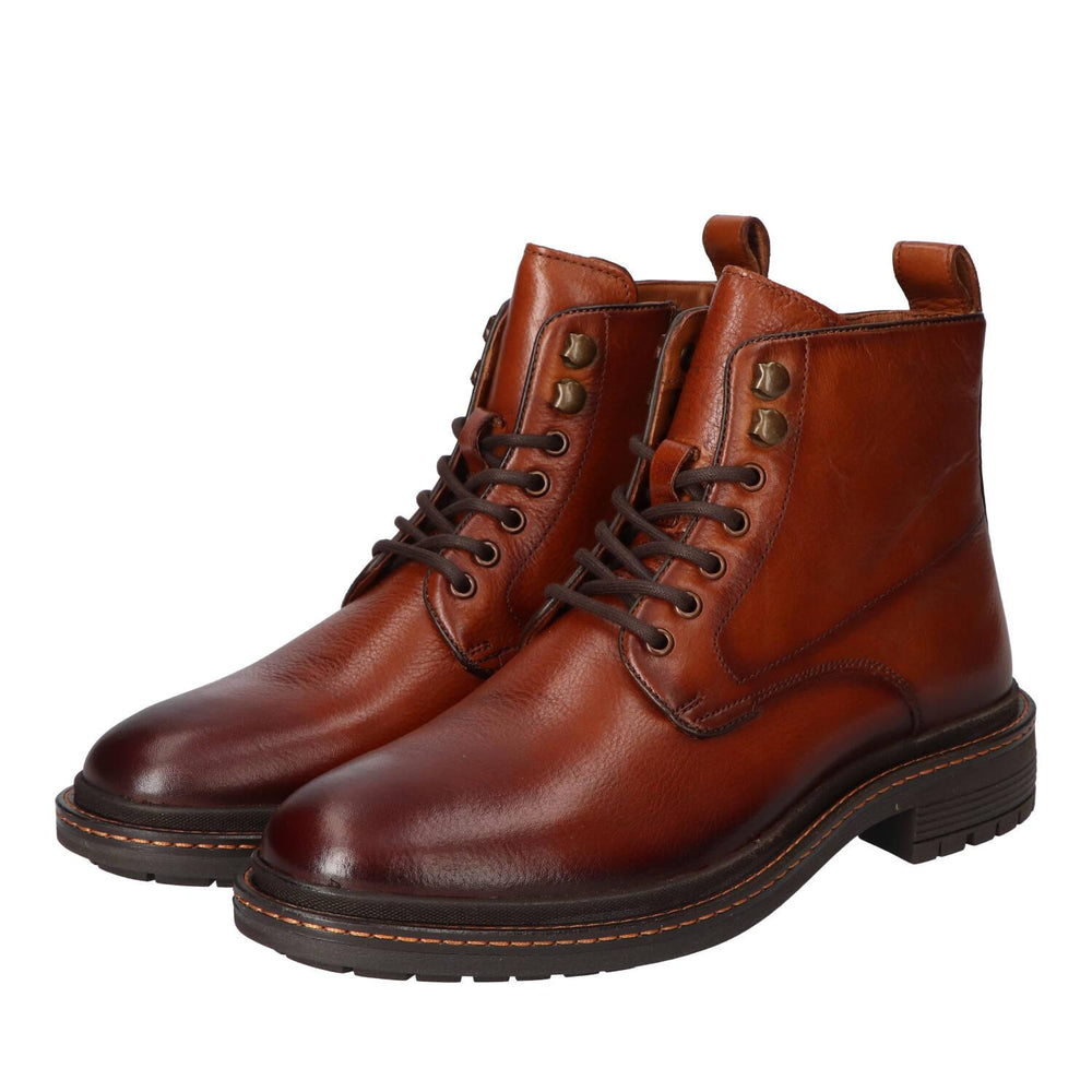 Boots, Cognac