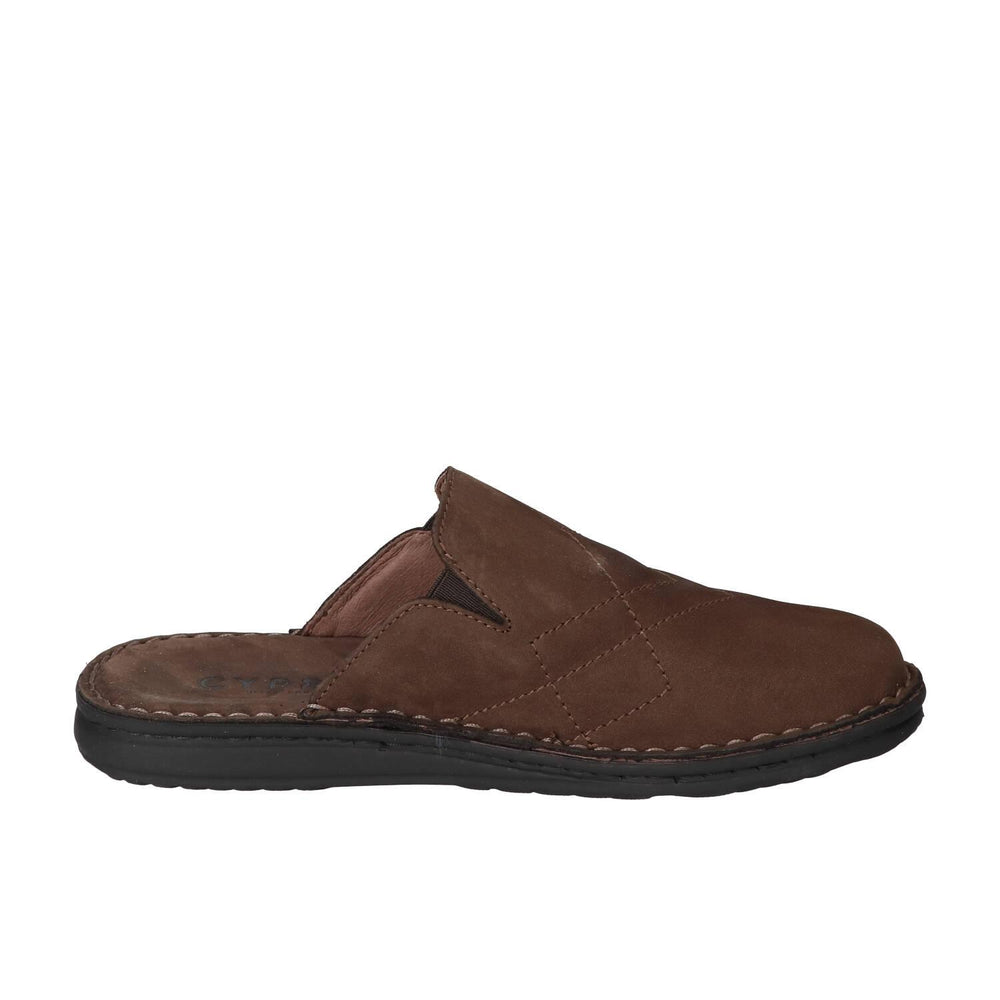 Chaussons, marron foncé