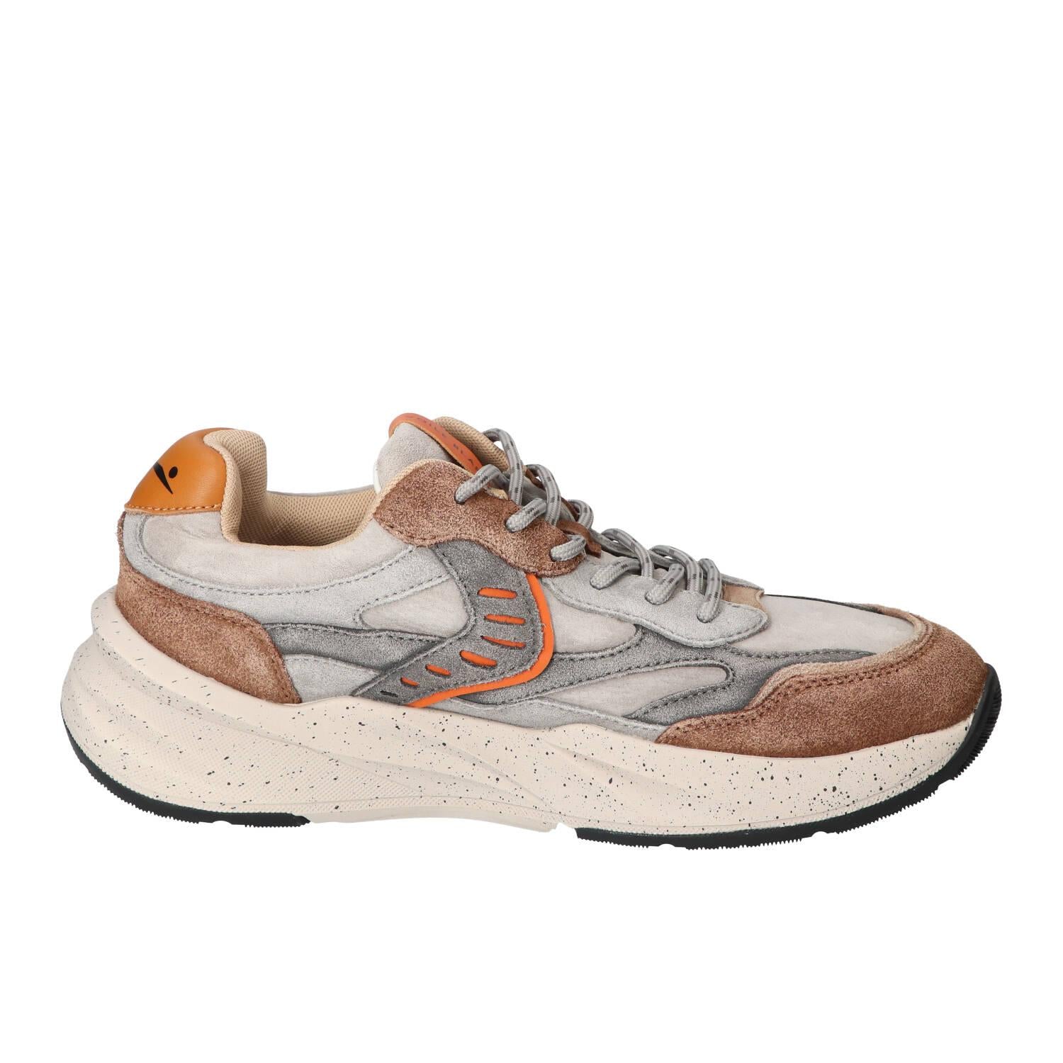 Baskets, marron foncé