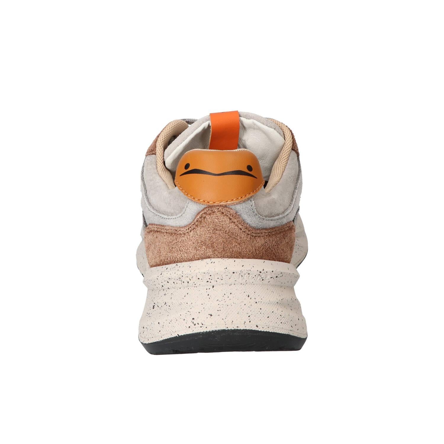 Baskets, marron foncé